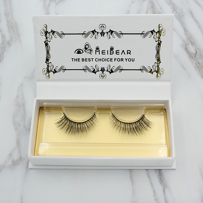 Natural look eyelash
